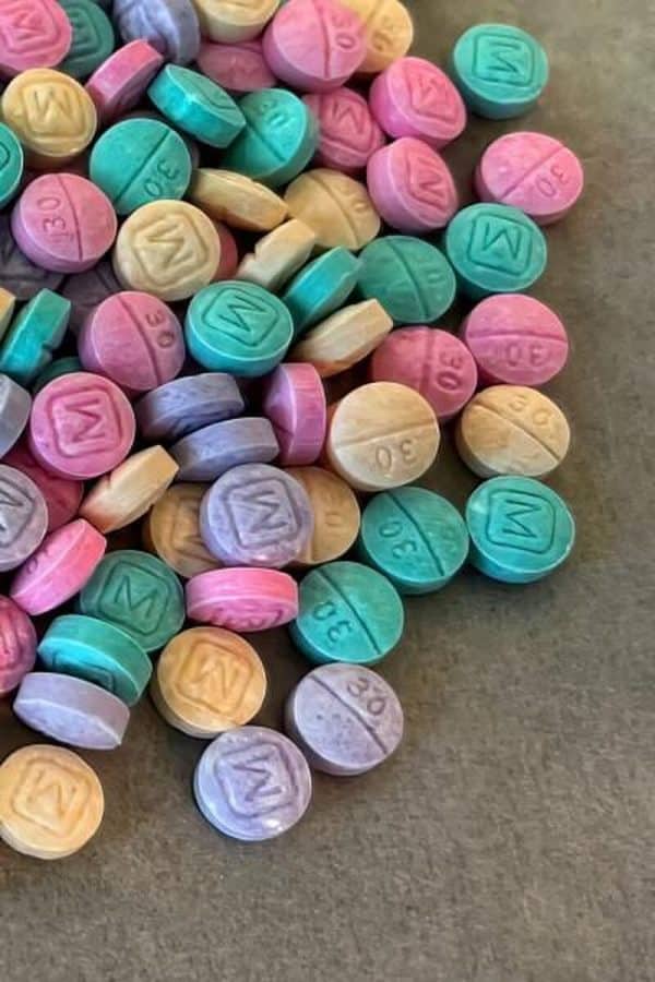 Rainbow fentanyl pills and powder that come in a variety of bright colors, shapes, Rainbow fentanyl is fentanyl, a synthetic opioid, Buy fentanyl pills